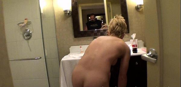  blonde escort naked shower show in illinois hotel room